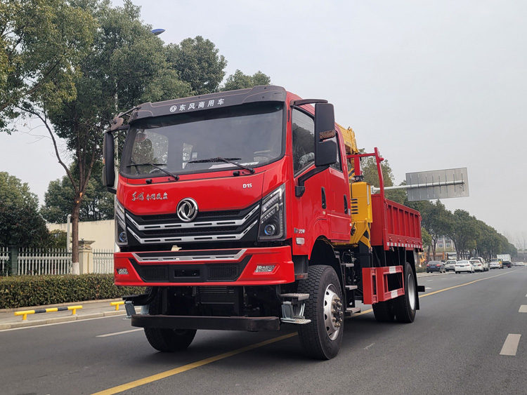 東風四驅雙排隨車起重運輸車 匠心品質 東風四驅雙排隨車起重運輸車 匠心品質